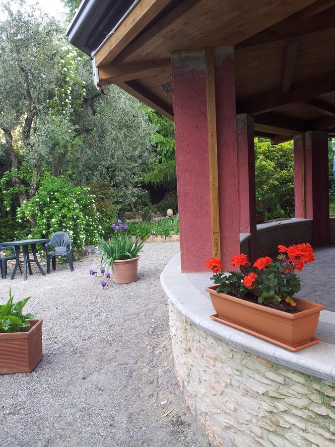 Debora Maison B&B Colombare Di Sirmione Exteriör bild