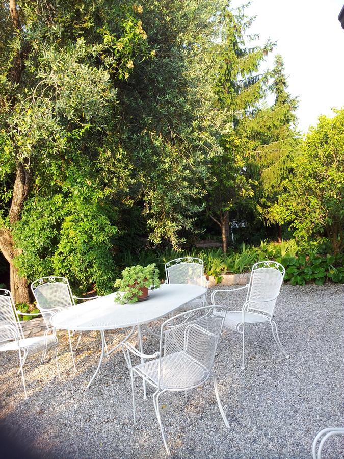 Debora Maison B&B Colombare Di Sirmione Exteriör bild