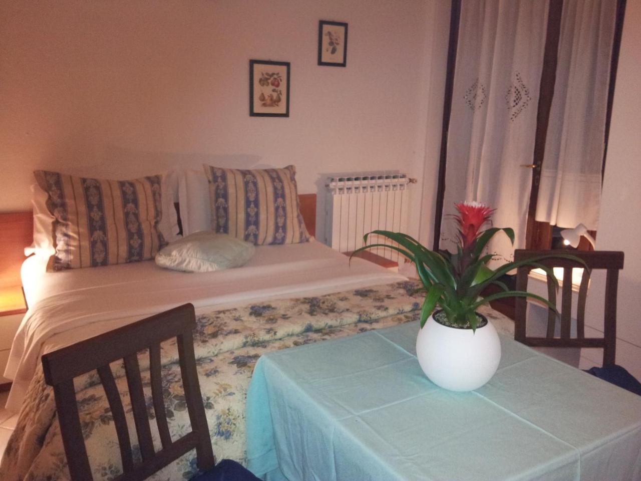 Debora Maison B&B Colombare Di Sirmione Exteriör bild